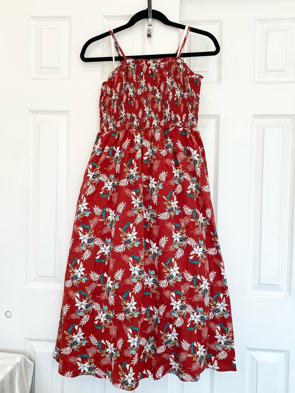 PatPat Women Red Floral Smocked Spaghetti strap Dress, Size S